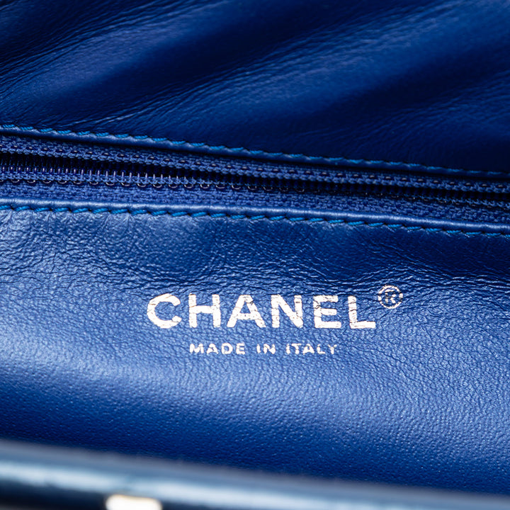 Chanel Matelassé Cuir verni Timeless Kiss Lock Pochette