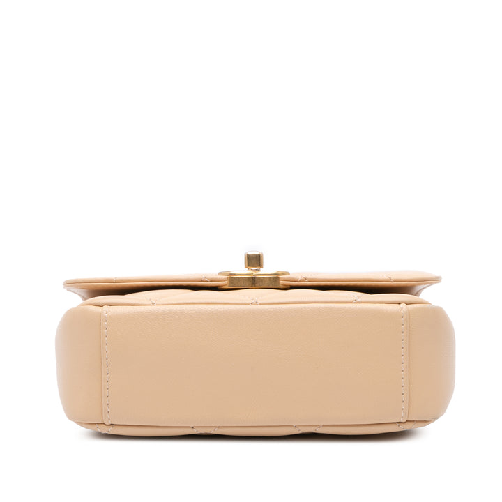 Chanel Small Matelassé Cuir d’agneau CC Coin à rabat