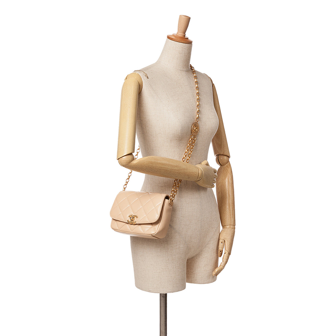 Chanel Small Matelassé Cuir d’agneau CC Coin à rabat