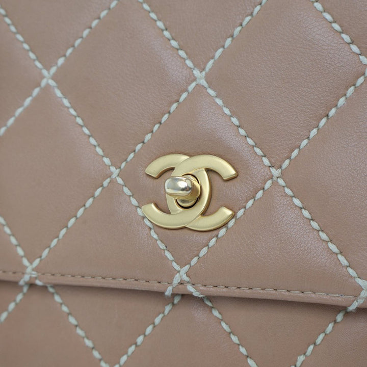 Chanel Medium CC Matelassé Cuir de veau Wild Stitch à rabat