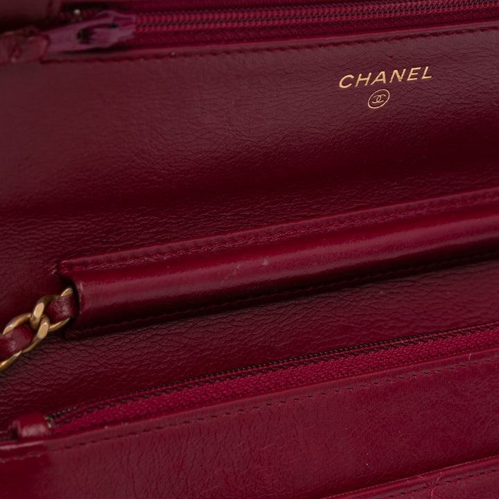 Stitched Goatskin Golden CC Wallet On Chain Red - Gaby Paris