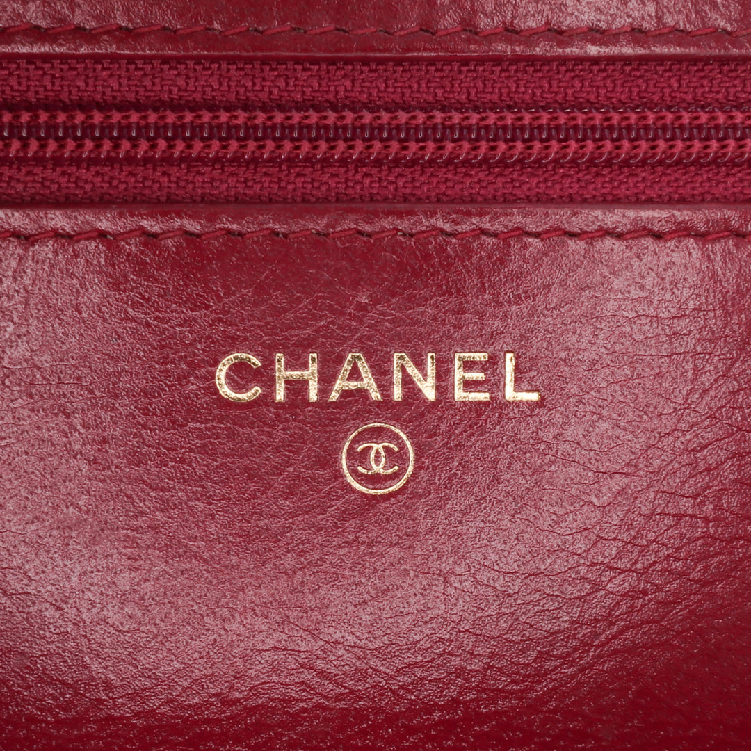 Stitched Goatskin Golden CC Wallet On Chain Red - Gaby Paris