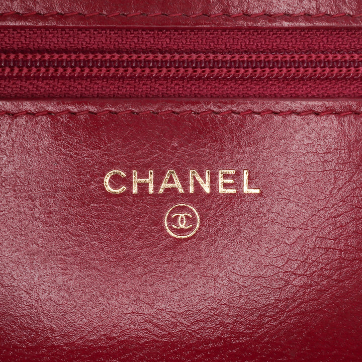 Stitched Goatskin Golden CC Wallet On Chain Red - Gaby Paris
