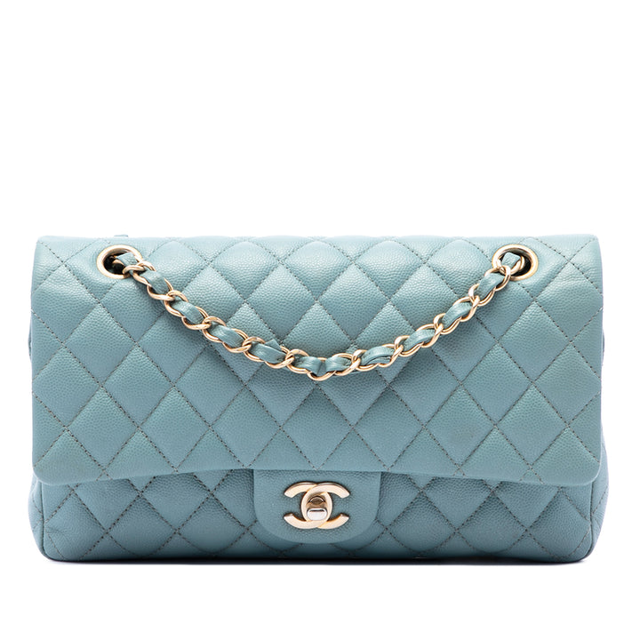 Chanel Classic Irisé Double rabat Moyen Cuir caviar Bleu – vue principale – GABY PARIS