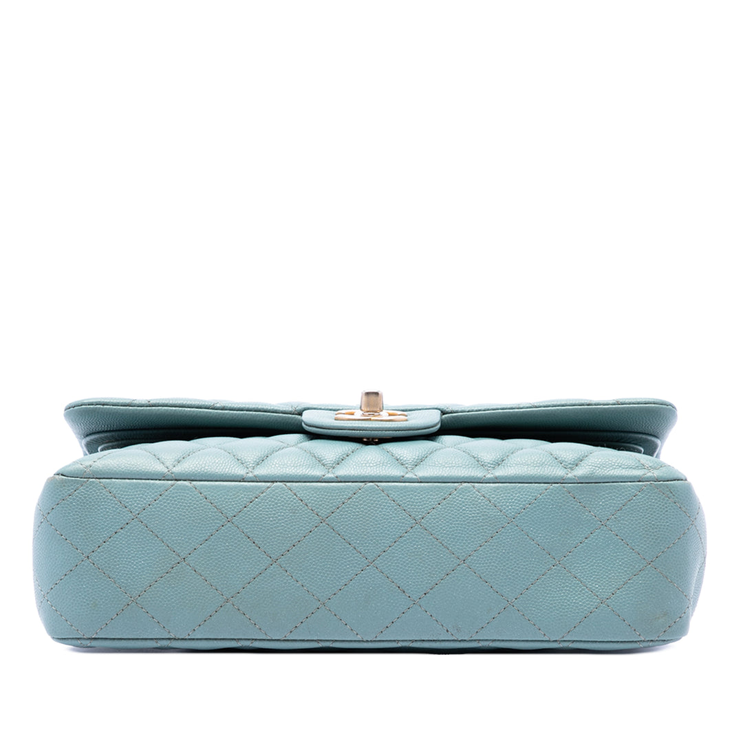 Chanel Classic Irisé Double rabat Moyen Cuir caviar Bleu – vue 3 – GABY PARIS