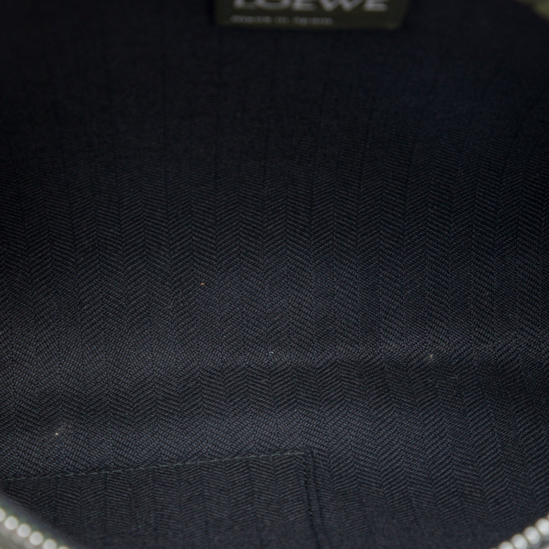 LOEWE embossé Cuir Anagram Repeat T Pochette