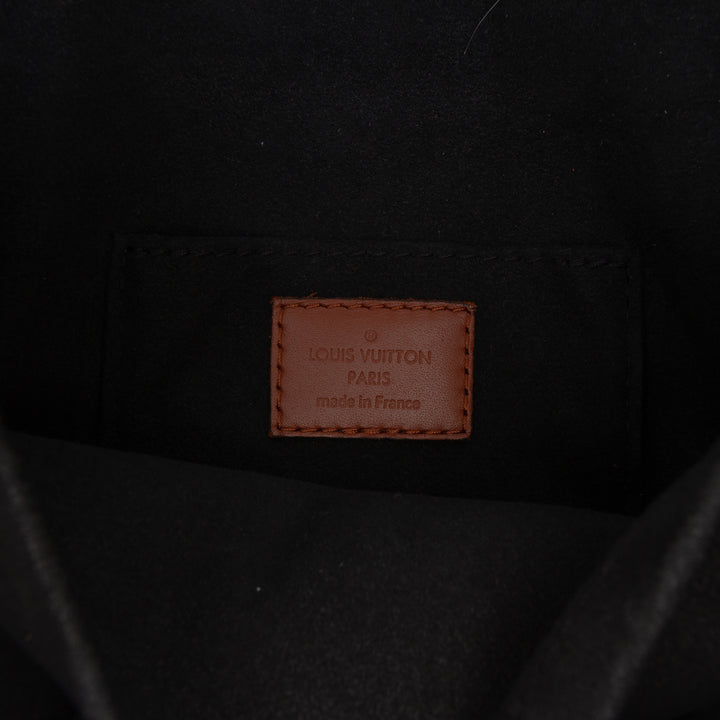 Louis Vuitton Sac à main Dauphine Monogram Reverse Mini Marron – vue 5 – GABY PARIS