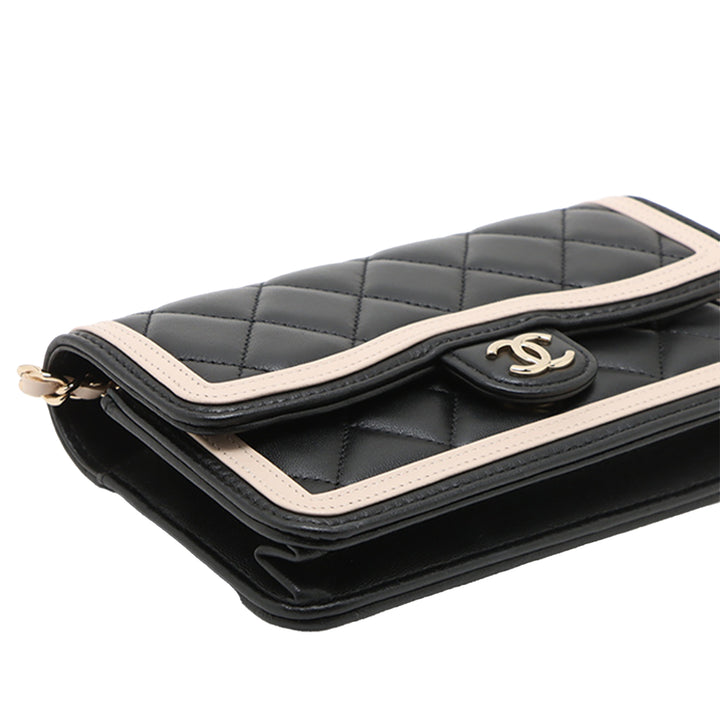 Chanel Bicolor Cuir d’agneau 23B à rabat Phone Holder