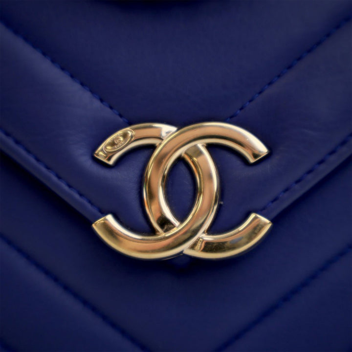Chanel Small Chevron Cuir de veau Envelope à rabat