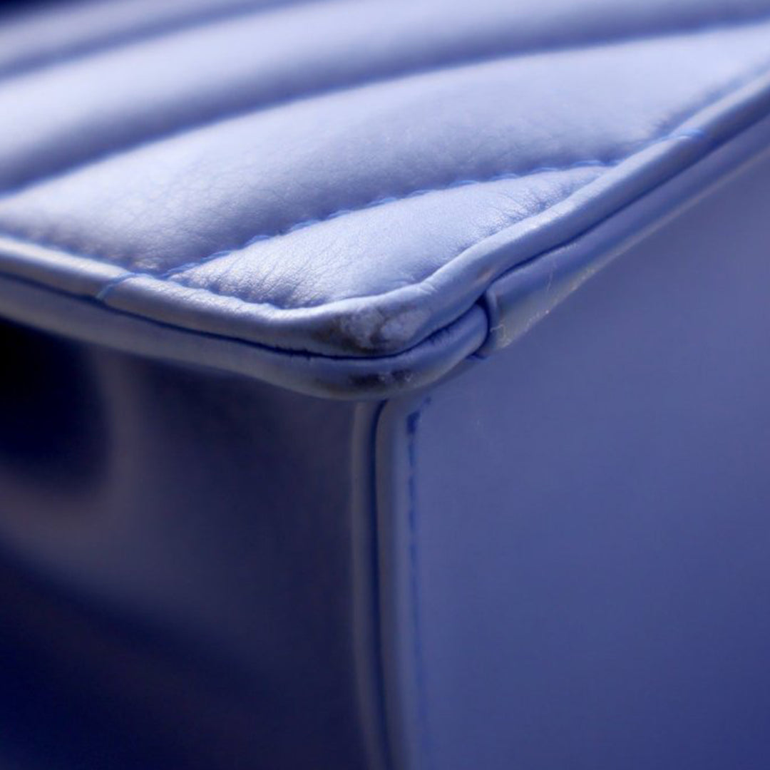 Chanel Small Chevron Cuir de veau Envelope à rabat