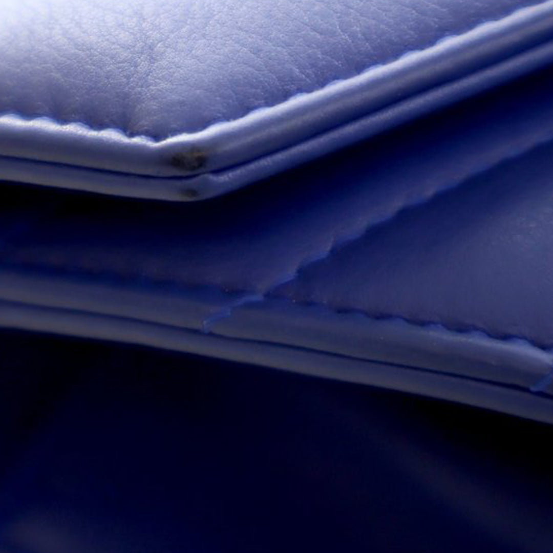 Chanel Small Chevron Cuir de veau Envelope à rabat