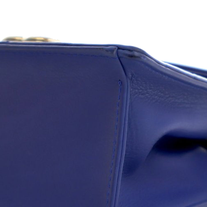 Chanel Small Chevron Cuir de veau Envelope à rabat