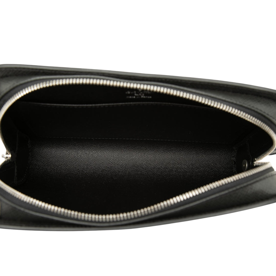 Louis Vuitton Taiga Pochette Baikal Cuir