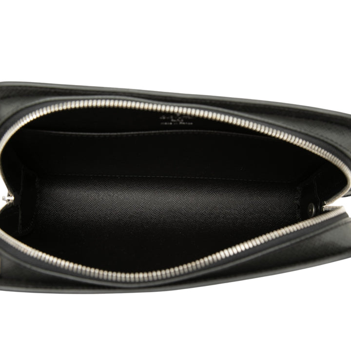 Louis Vuitton Taiga Pochette Baikal Cuir