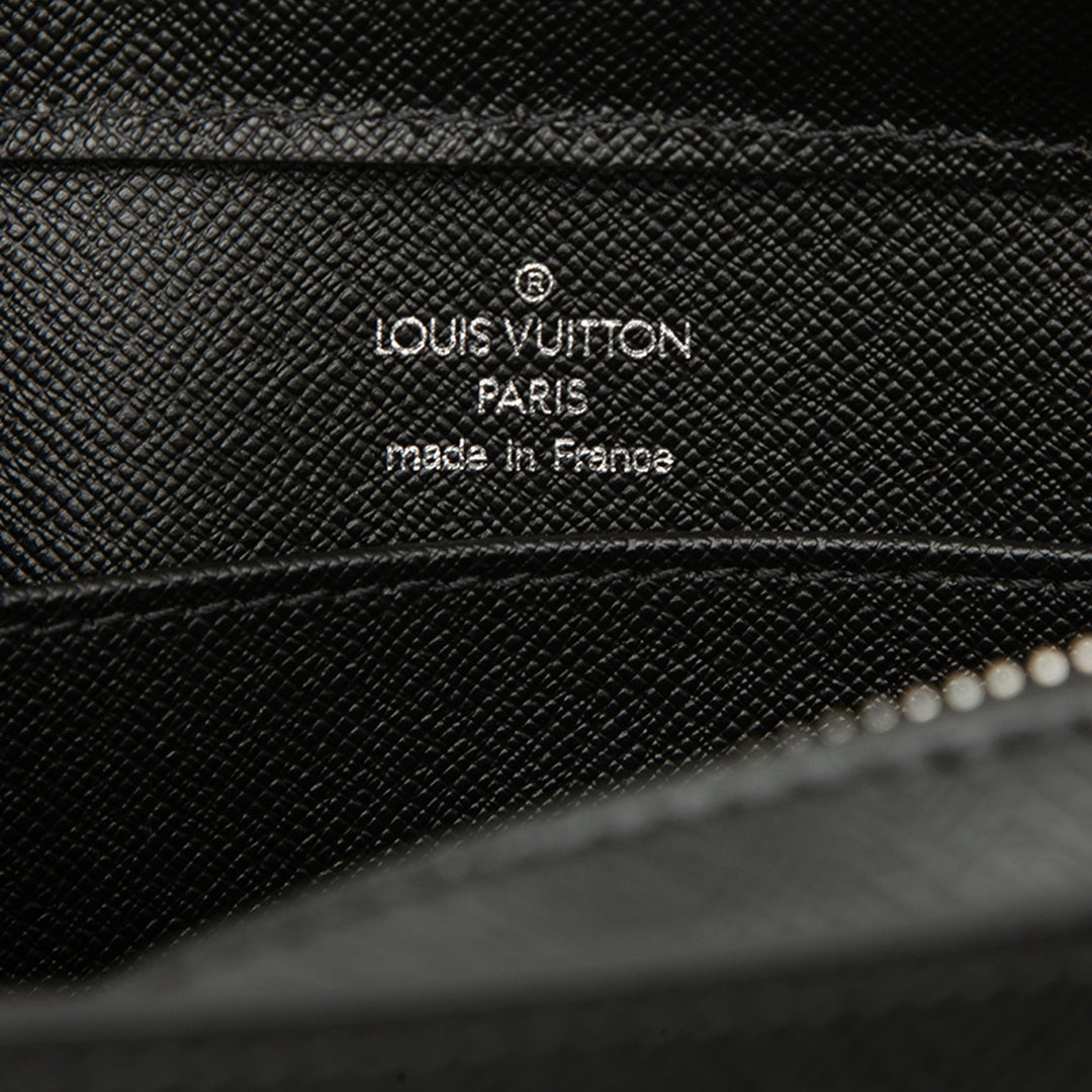 Louis Vuitton Taiga Pochette Baikal Cuir