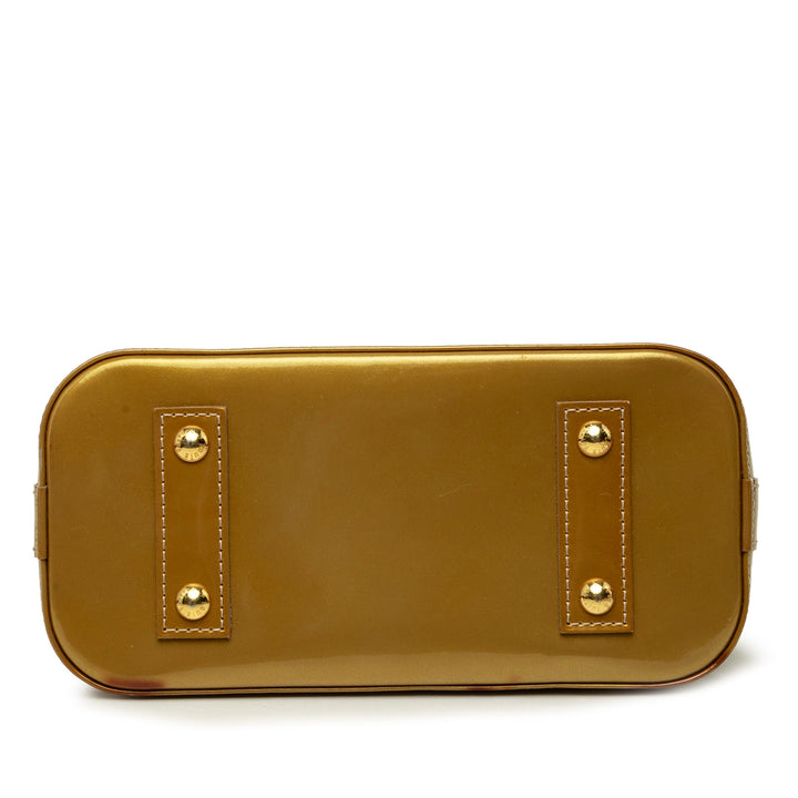 Louis Vuitton Alma BB Cuir verni Monogram Doré – vue 3 – GABY PARIS