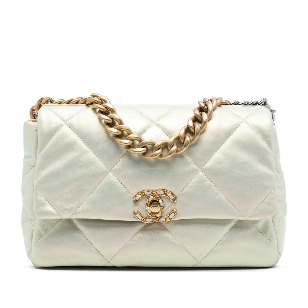 Chanel Large Iridescent Cuir d’agneau 19 à rabat