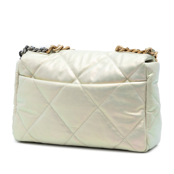 Chanel Large Iridescent Cuir d’agneau 19 à rabat