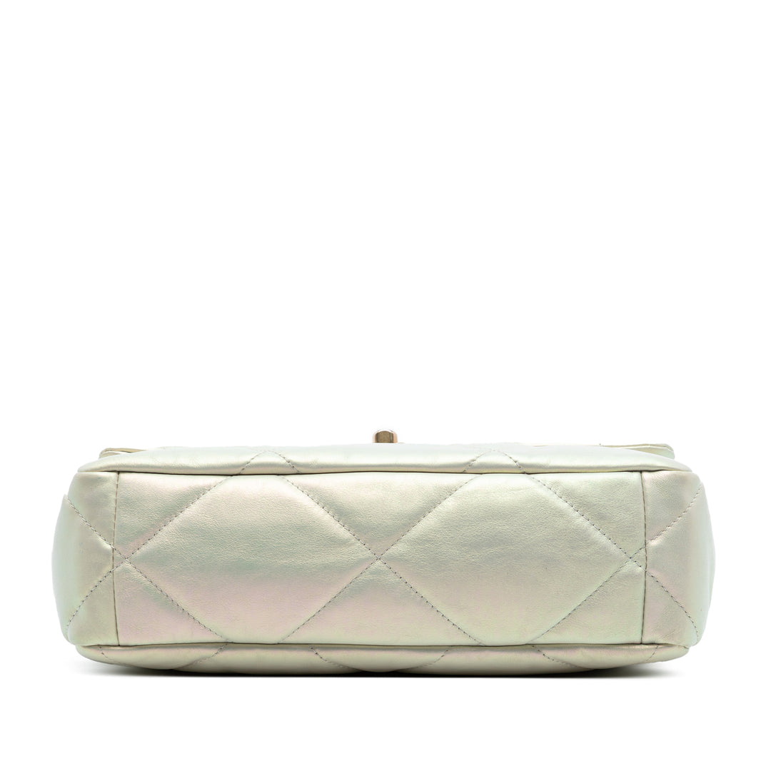 Chanel Large Iridescent Cuir d’agneau 19 à rabat