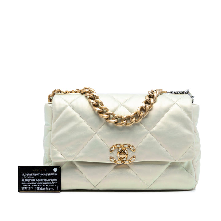 Chanel Large Iridescent Cuir d’agneau 19 à rabat