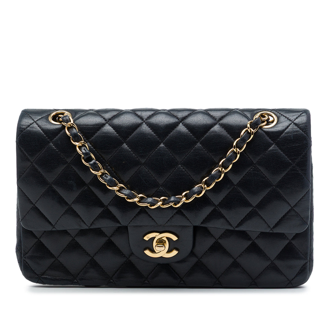 Chanel Sac porté épaule Classic Double rabat Moyen Cuir d'agneau Noir – vue principale – GABY PARIS