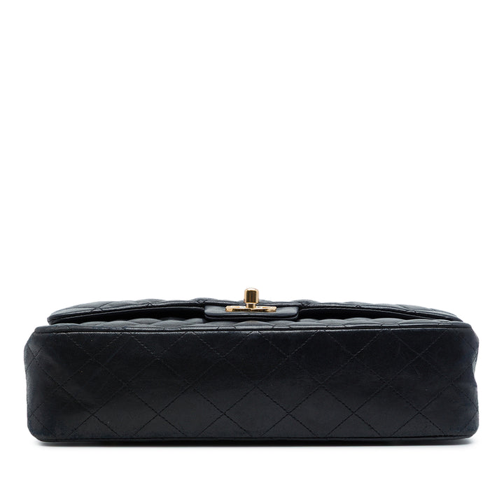 Chanel Sac porté épaule Classic Double rabat Moyen Cuir d'agneau Noir – vue 3 – GABY PARIS