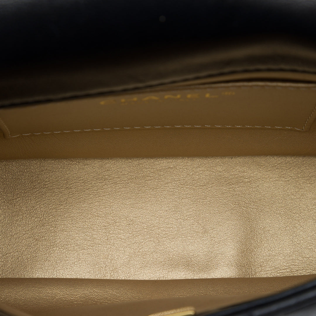 Chanel CC Matelassé Multi Chaîne Rabat simple Mini Cuir de veau Noir – vue 4 – GABY PARIS