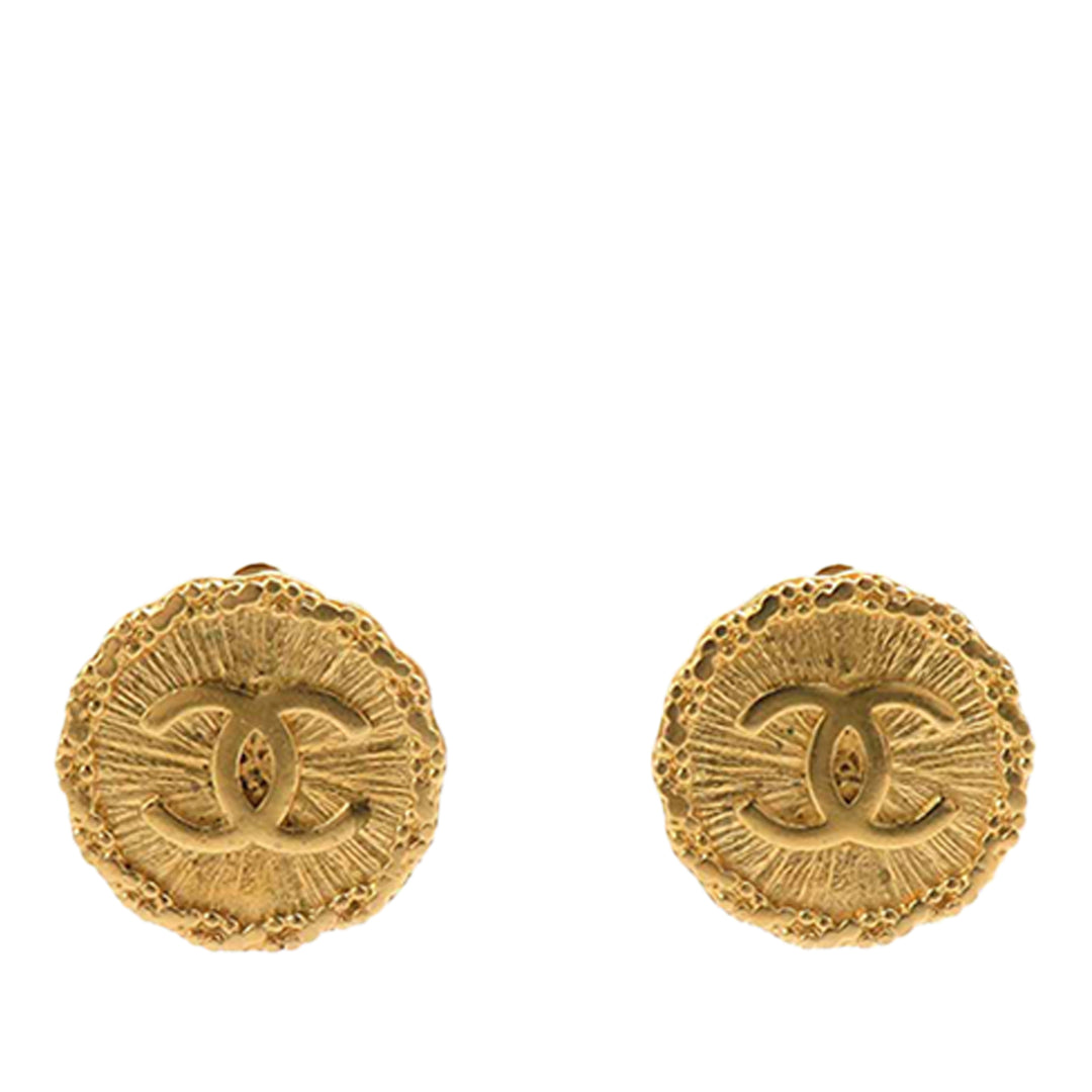 Chanel CC plaqué Sunburst Rond À clip Boucles d'oreilles Doré – vue principale – GABY PARIS