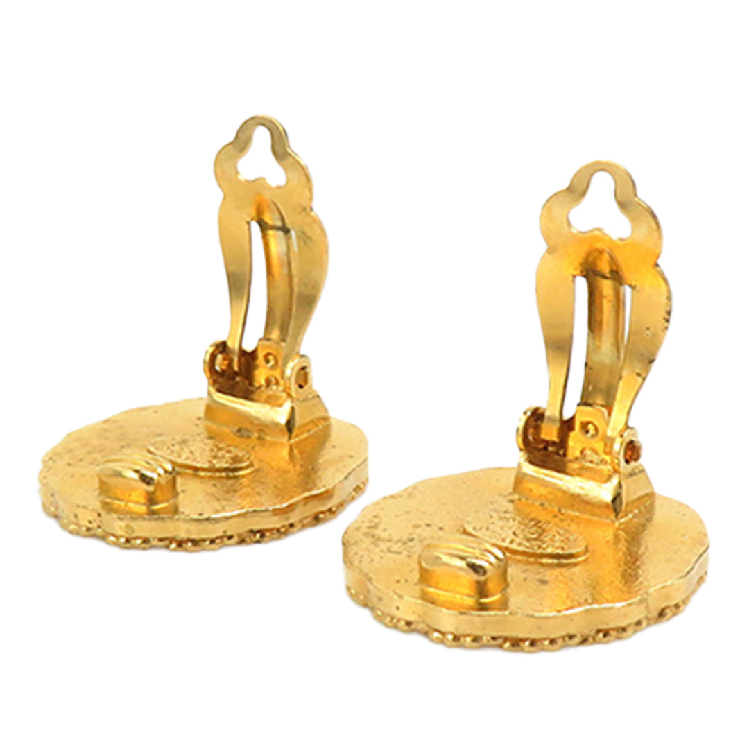 Chanel CC plaqué Sunburst Rond À clip Boucles d'oreilles Doré – vue 4 – GABY PARIS