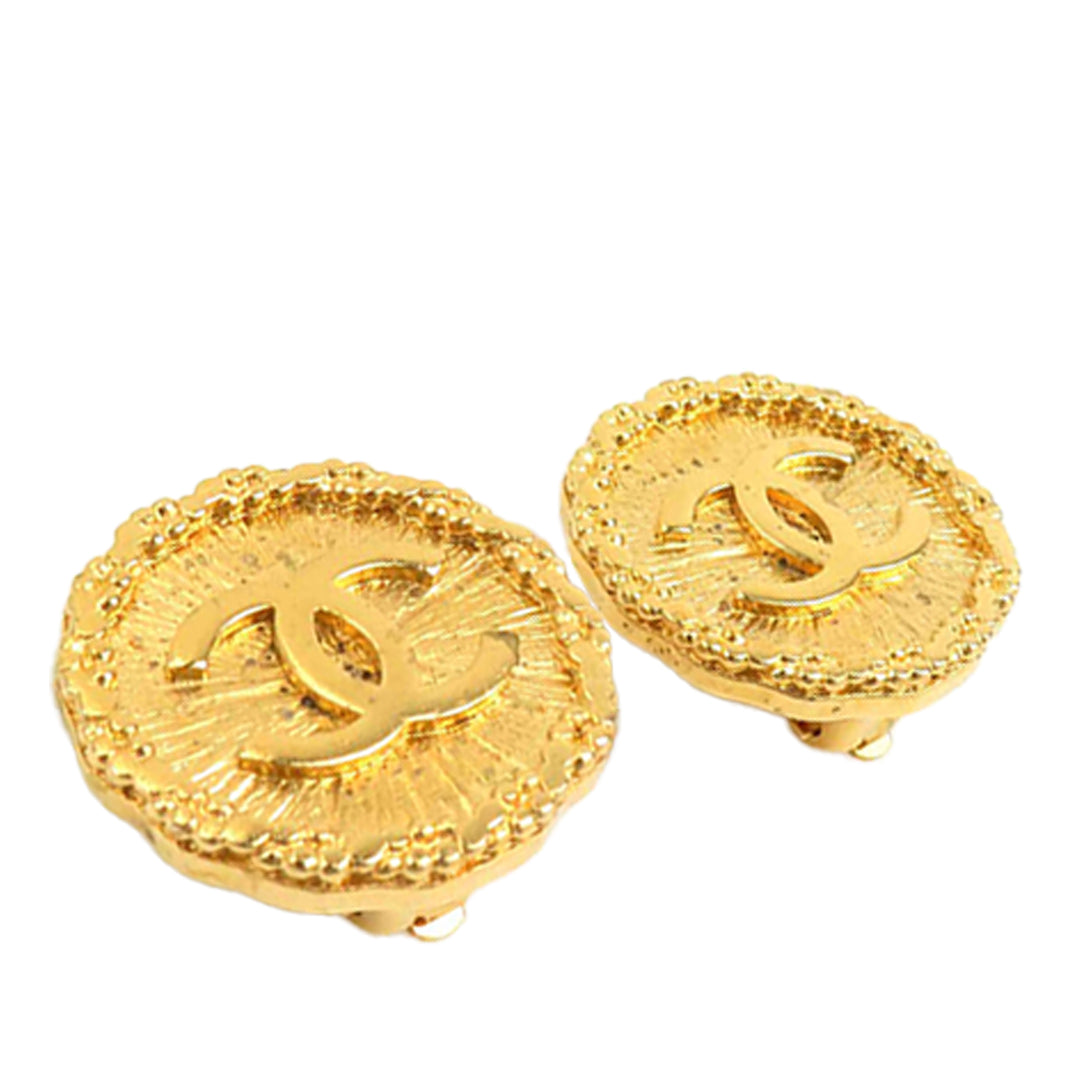 Chanel CC plaqué Sunburst Rond À clip Boucles d'oreilles Doré – vue 7 – GABY PARIS