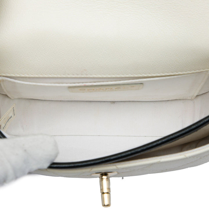 Chanel CC Bicolore Matelassé Messenger à rabat Mini Cuir caviar Blanc – vue 4 – GABY PARIS