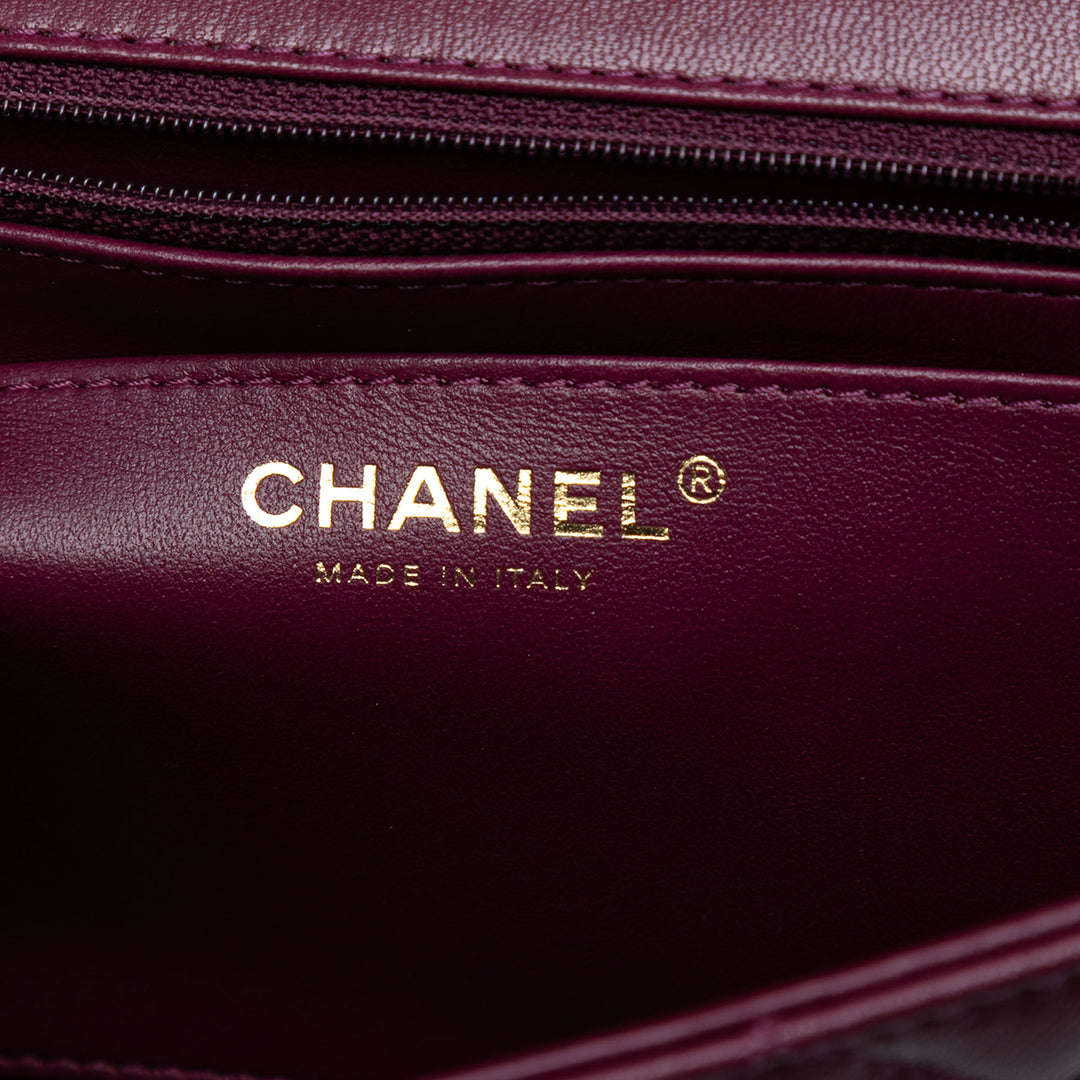 Chanel Mini Quilted Cuir d’agneau Straight Lined Chain Flap Rouge – GABY PARIS Authentique