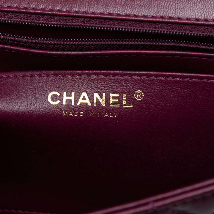 Chanel Mini Quilted Cuir d’agneau Straight Lined Chain Flap Rouge – GABY PARIS Authentique