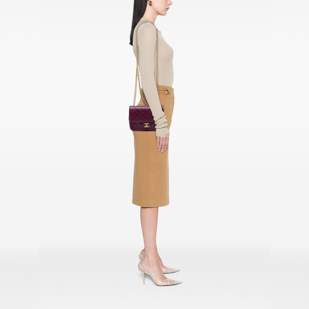 Chanel Mini Quilted Cuir d’agneau Straight Lined Chain Flap Rouge – GABY PARIS Authentique
