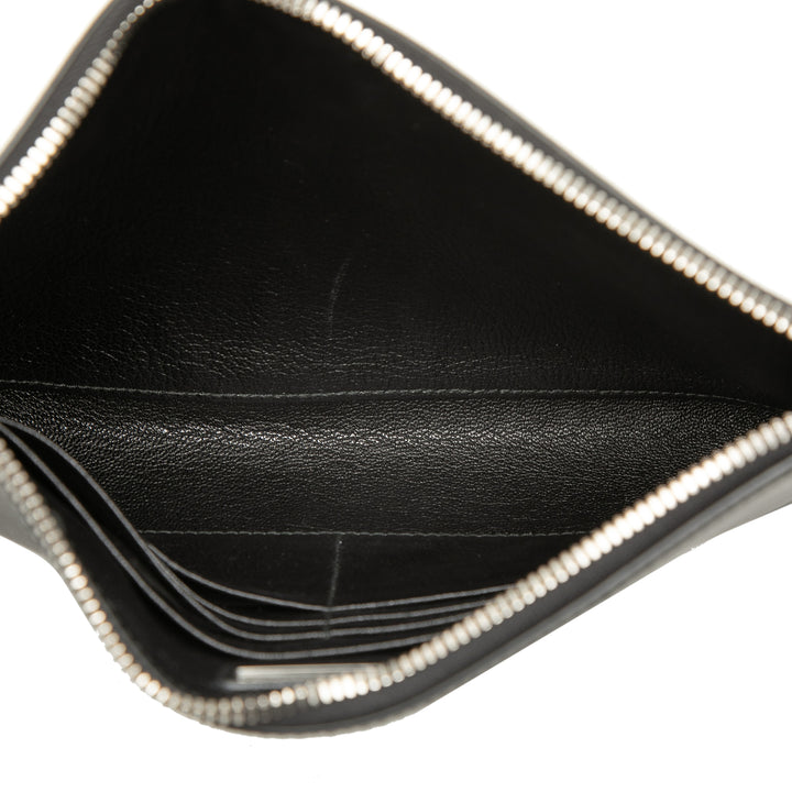 Prada Pochette Wristlet Saffiano Noir – vue 4 – GABY PARIS