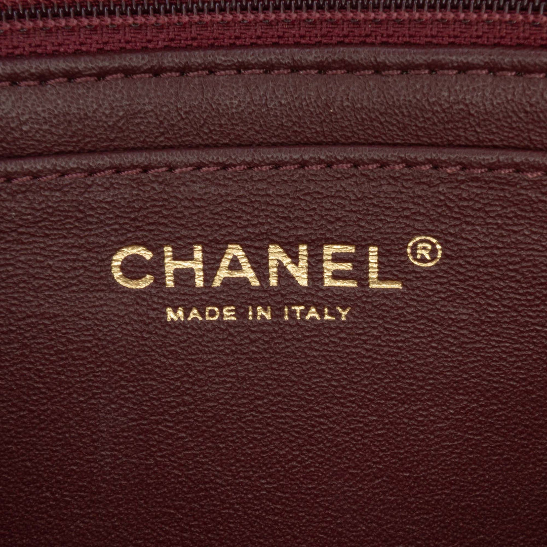 Chanel Diagonal Quilted Cuir d’agneau CC Signature Flap Noir – GABY PARIS Authentique