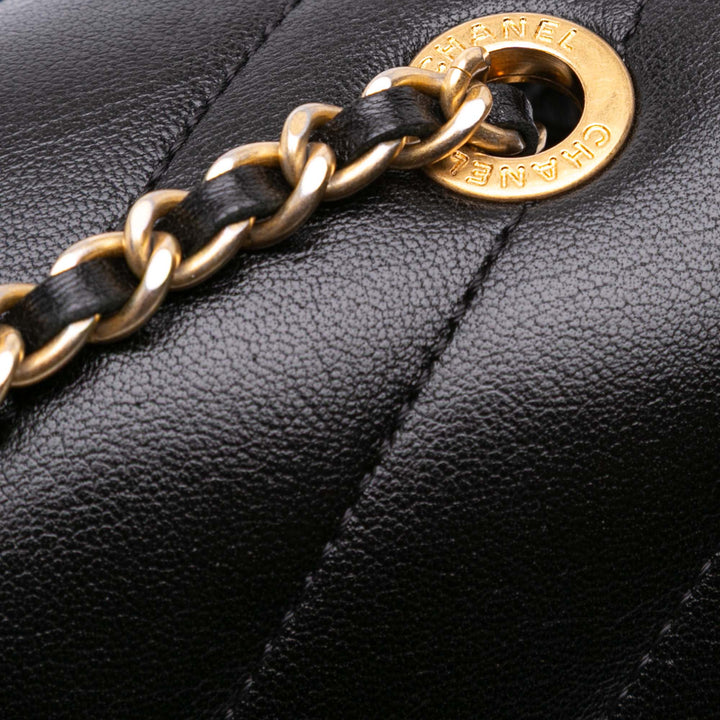 Chanel Diagonal Quilted Cuir d’agneau CC Signature Flap Noir – GABY PARIS Authentique