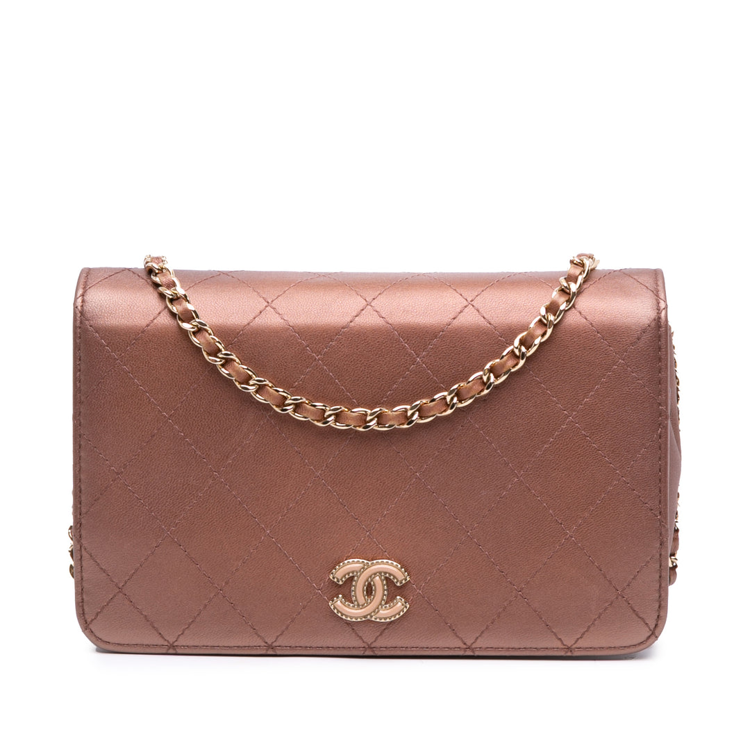 Chanel CC Quilted Métallisé Cuir d’agneau Enamel Wallet On Chain Marron – GABY PARIS Authentique