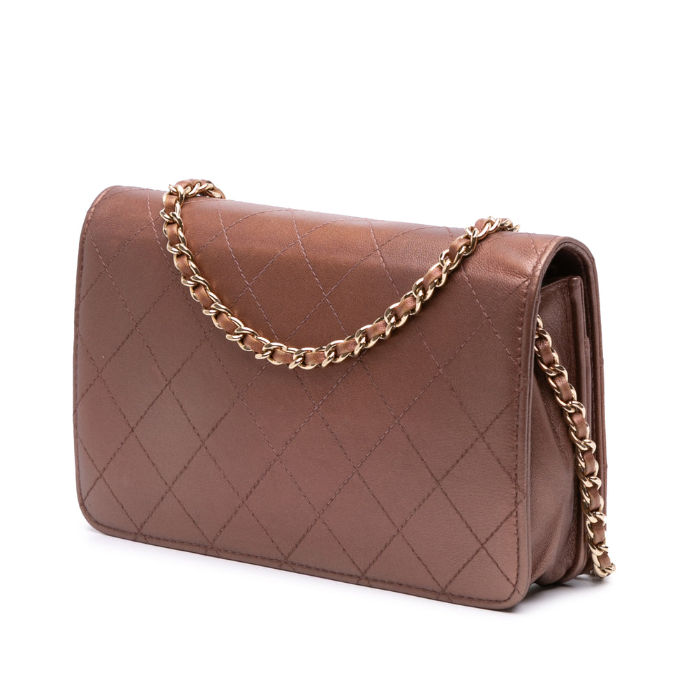 Chanel CC Quilted Métallisé Cuir d’agneau Enamel Wallet On Chain Marron – GABY PARIS Authentique