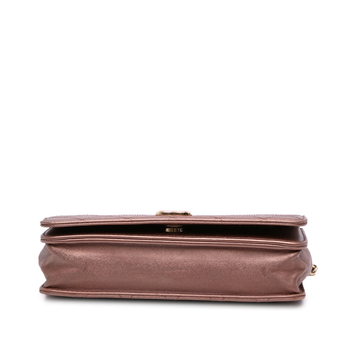 Chanel CC Quilted Métallisé Cuir d’agneau Enamel Wallet On Chain Marron – GABY PARIS Authentique