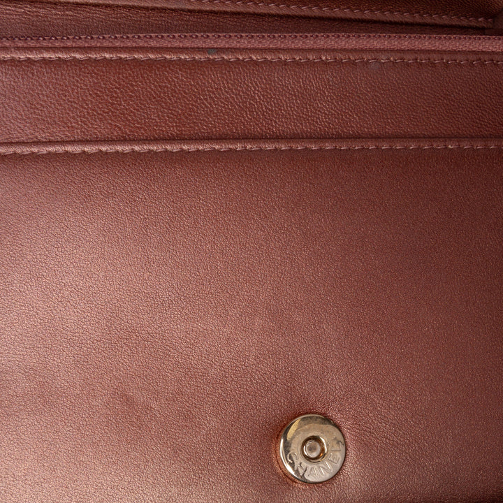 Chanel CC Quilted Métallisé Cuir d’agneau Enamel Wallet On Chain Marron – GABY PARIS Authentique