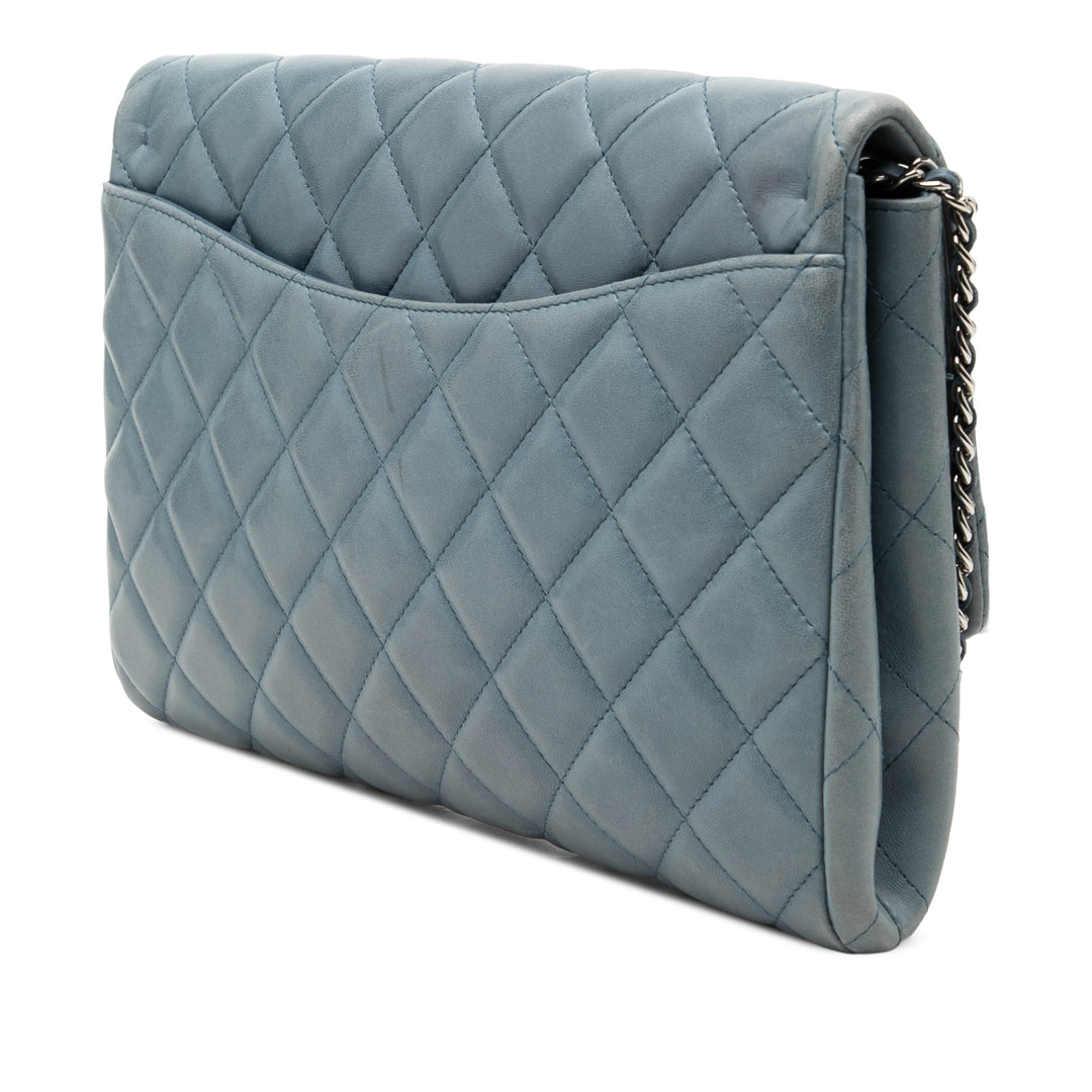Chanel CC Matelassé Cuir d’agneau à rabat Pochette avec chaîne