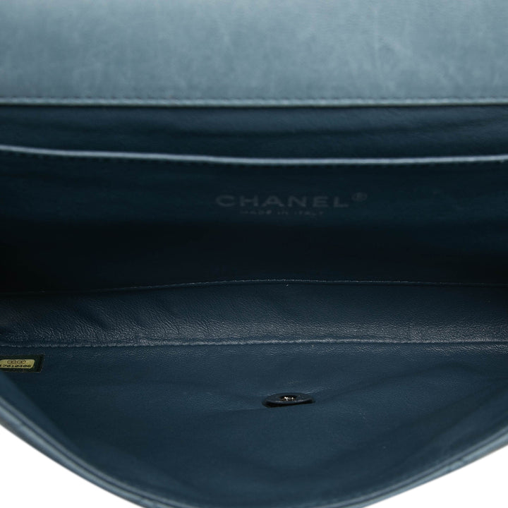 Chanel CC Matelassé Cuir d’agneau à rabat Pochette avec chaîne