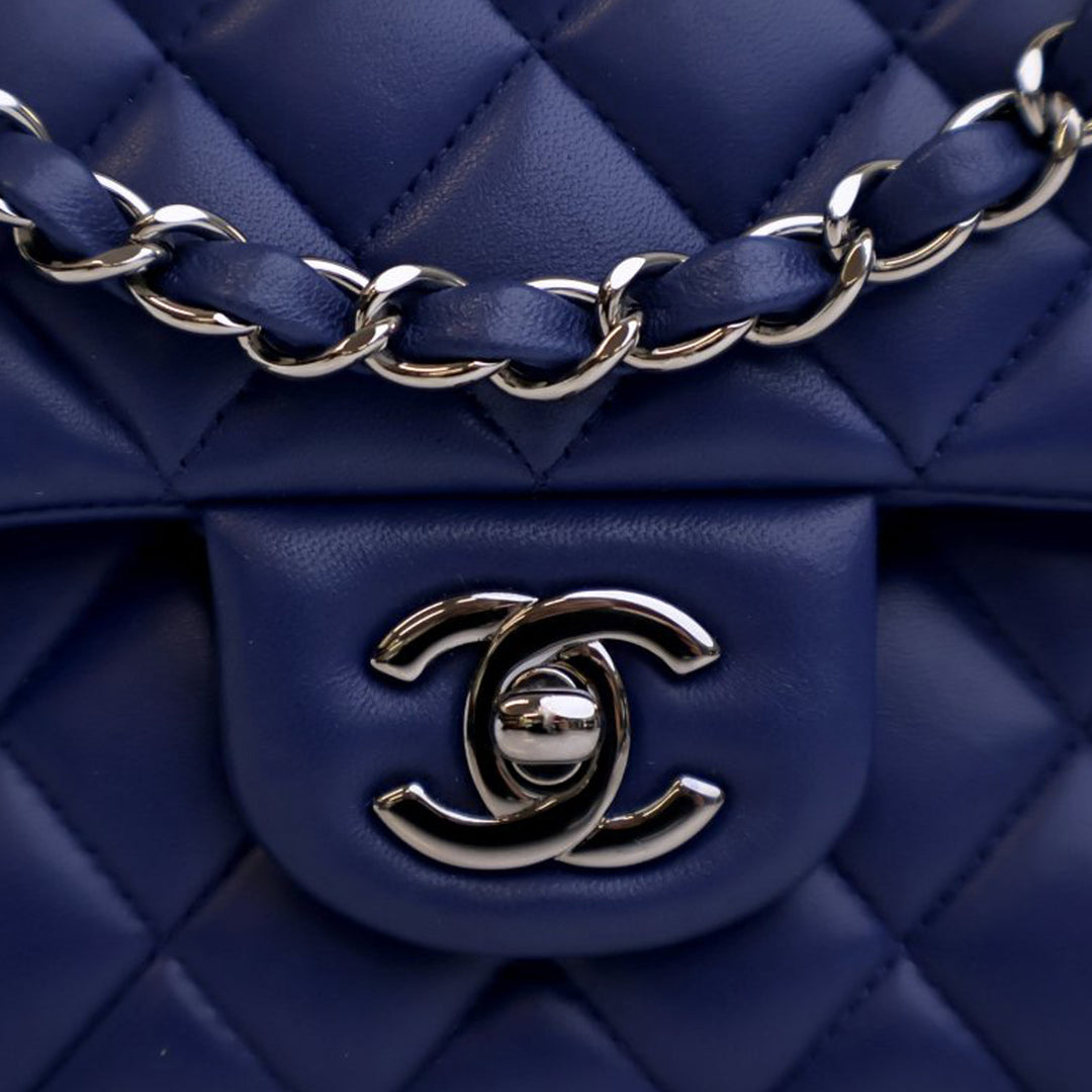 Chanel Medium Classic Cuir d’agneau Double rabat