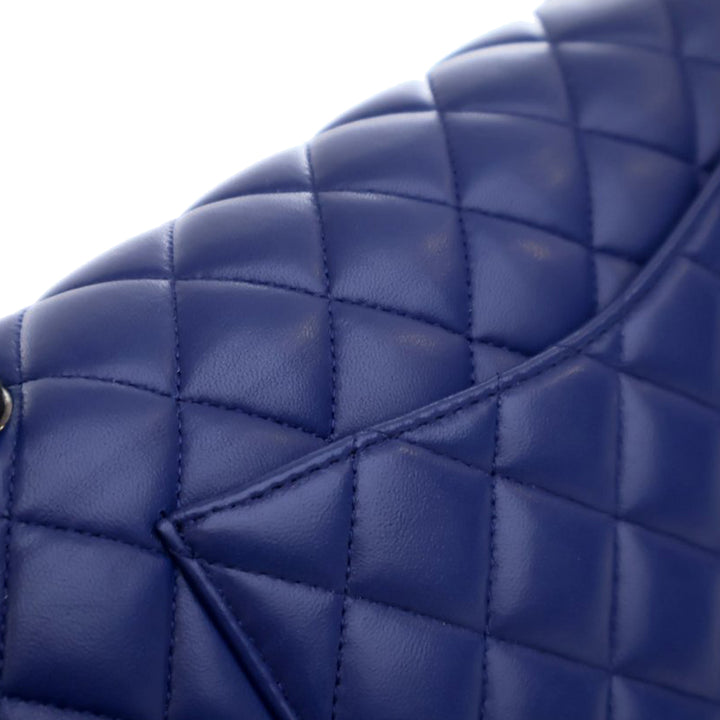 Chanel Medium Classic Cuir d’agneau Double rabat