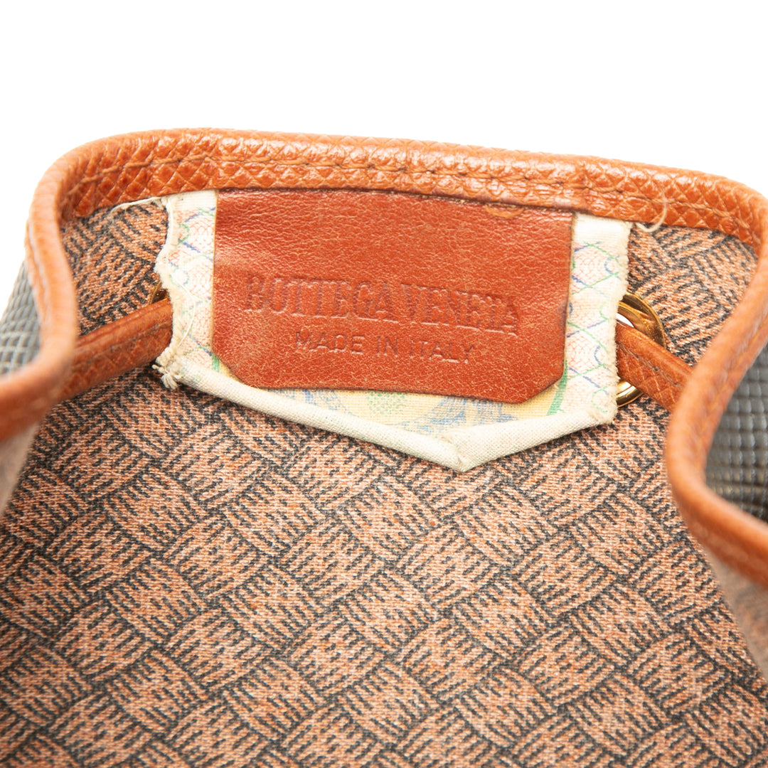 Bottega Veneta Sac seau Texturé Marco Polo Cuir de veau Noir – vue 5 – GABY PARIS