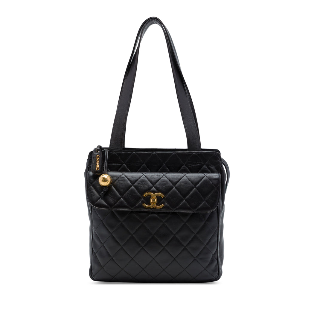 Chanel CC Matelassé Poche avant Cabas Cuir d'agneau Noir – vue principale – GABY PARIS