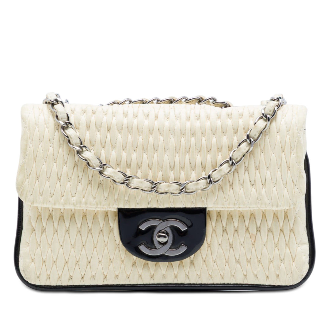 Chanel CC Bicolor Woven Cuir d’agneau et Cuir verni à rabat