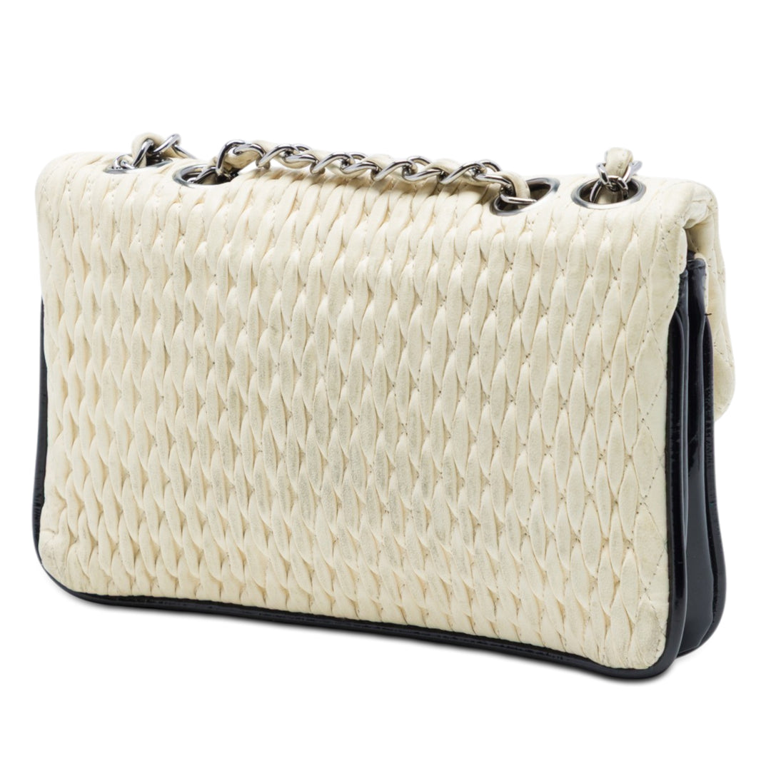 Chanel CC Bicolor Woven Cuir d’agneau et Cuir verni à rabat