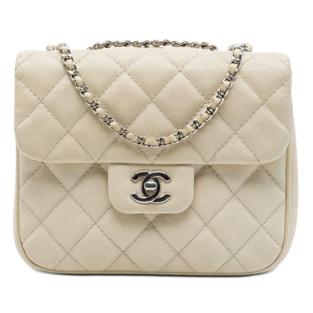 Chanel Matelassé Urban Companion à rabat Petit Cuir caviar